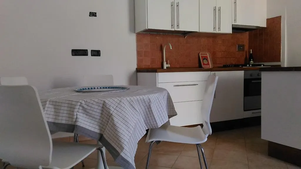 Apartment Appartamento Da Annamaria Le Grazie  Italy